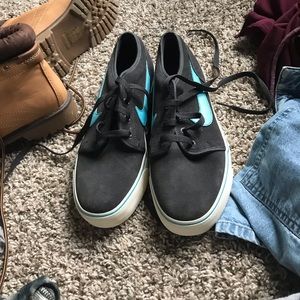 Brand new nike sneakers never worn
